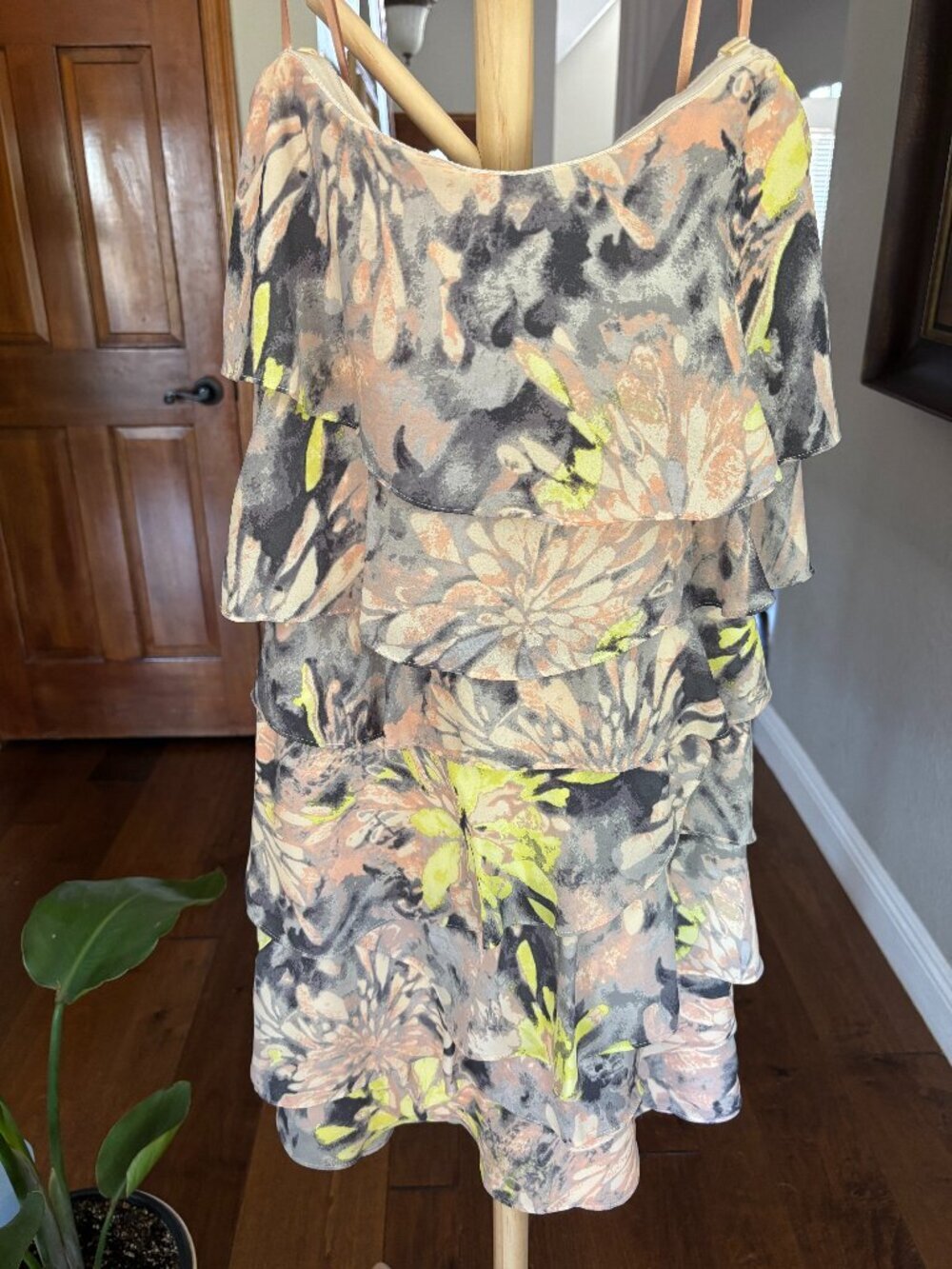BCBGMAXAZRIA Ginger Tiered Ruffle Mini 6 Watercolor Floral Homecoming Wedding